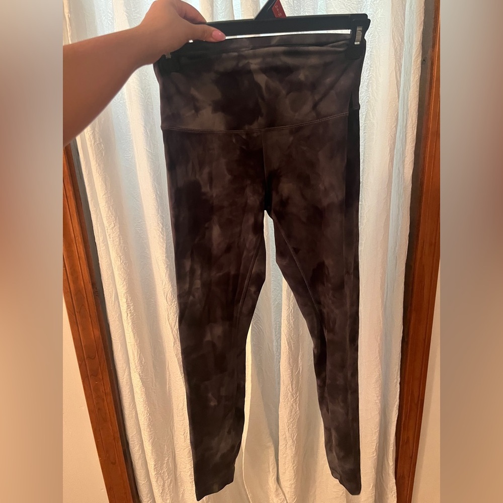 LuLulemon Tye Dye Leggings - Picture 1 of 2